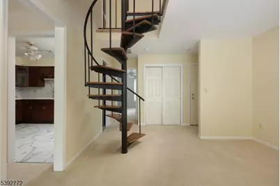 4 Sunrise Dr, Long Hill Township, NJ 07933 - Photo 9