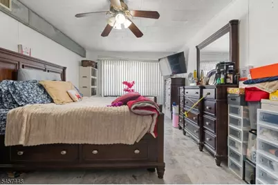 379 Chamberlain Ave, Paterson, NJ 07502 - Photo 33