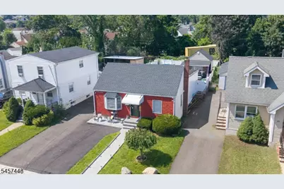 379 Chamberlain Ave, Paterson, NJ 07502 - Photo 3