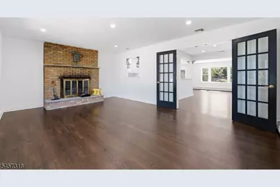 251 W Midland, Paramus, NJ 07652 - Photo 15