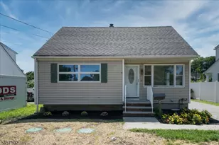 13 Windbeam Rd, Riverdale, NJ 07457 - Photo 3