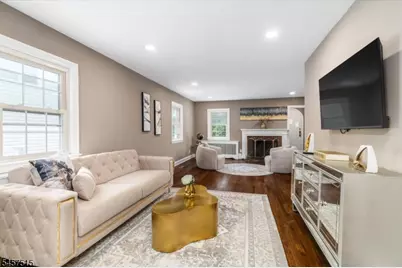 235 River Dr, Elmwood Park, NJ 07407 - Photo 9