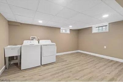 235 River Dr, Elmwood Park, NJ 07407 - Photo 27