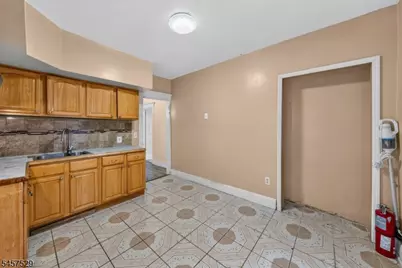 760 Parker St, Newark, NJ 07104 - Photo 31