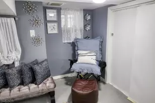 9 Emerson Pl, Newark, NJ 07114 - Photo 15