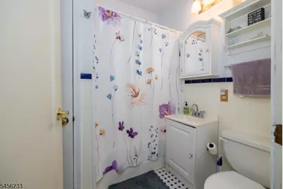 10 Pochuck Dr, Vernon, NJ 07461 - Photo 9