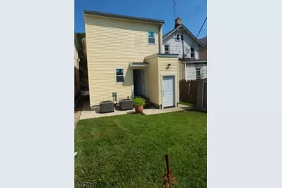 322 Hawthorne St, Orange, NJ 07050 - Photo 39