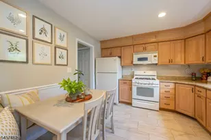 122 Sunrise Dr, Long Hill Township, NJ 07933 - Photo 9