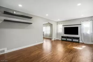 16 Pleasant Ave, Belleville, NJ 07109 - Photo 5