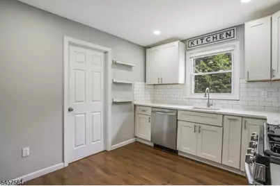 16 Pleasant Ave, Belleville, NJ 07109 - Photo 13