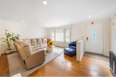 425 Adrianne Ct, Orange, NJ 07050 - Photo 3
