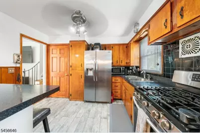 425 Adrianne Ct, Orange, NJ 07050 - Photo 7