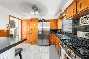 425 Adrianne Ct, Orange, NJ 07050 - Photo 7