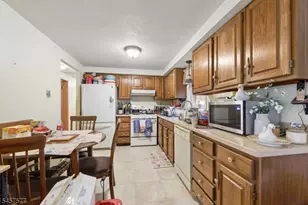 15 Garfield Rd, Parsippany, NJ 07054 - Photo 7