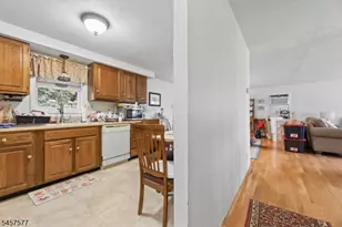 15 Garfield Rd, Parsippany, NJ 07054 - Photo 9