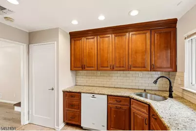 610 Academy Ter, Linden, NJ 07036 - Photo 9