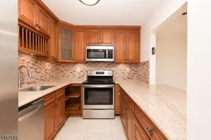 7430 Kennedy Blvd Unit, North Bergen, NJ 07047 - Photo 5
