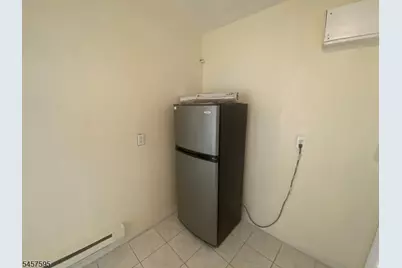 5 Otis Pl, Wayne, NJ 07470 - Photo 3