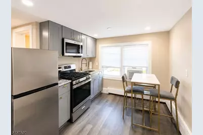 936 Stuyvesant Ave, Union Township, NJ 07083 - Photo 1