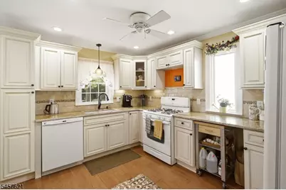 24 Cleveland Ave, Newark, NJ 07106 - Photo 7