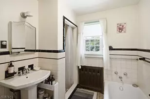 24 Cleveland Ave, Newark, NJ 07106 - Photo 9