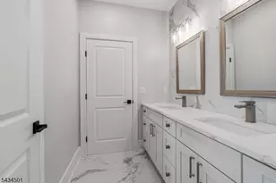 60 W Hobart Gap Rd, Livingston, NJ 07039 - Photo 27