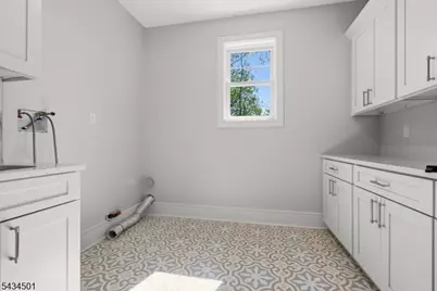 60 W Hobart Gap Rd, Livingston, NJ 07039 - Photo 29