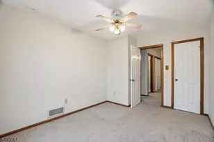 56 Portsmouth Ct, Hamburg, NJ 07419 - Photo 17