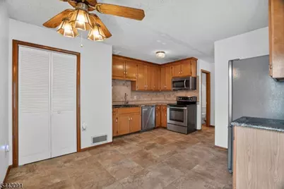 56 Portsmouth Ct, Hamburg, NJ 07419 - Photo 15