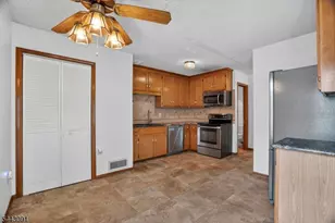 56 Portsmouth Ct, Hamburg, NJ 07419 - Photo 15