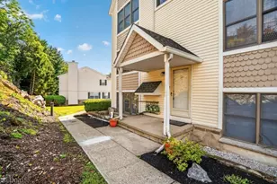 56 Portsmouth Ct, Hamburg, NJ 07419 - Photo 1