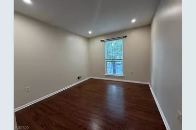 30 Columbus Dr, Franklin Township, NJ 08823 - Photo 11