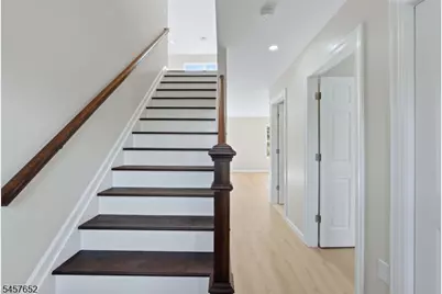10A Delar Pkwy #A, Franklin Township, NJ 08823 - Photo 3