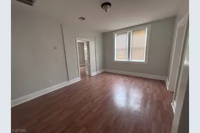 150 Stuyvesant Ave #2L, Newark, NJ 07106 - Photo 1