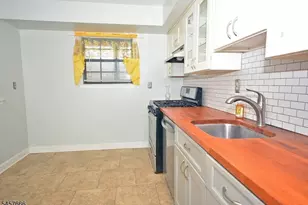 29 Barclay Ct, Lawrence Township, NJ 08648 - Photo 3