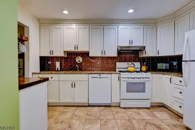 4E New Bedford Rd #E, West Milford, NJ 07480 - Photo 5