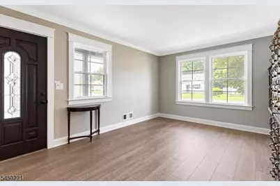 1074 Colfax Ave, Pompton Lakes, NJ 07442 - Photo 5