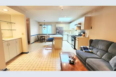 51 Peach Hill Ct, Ramsey, NJ 07446 - Photo 3