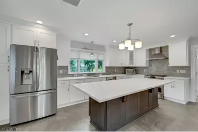 27 Stone Fence Rd, Allendale, NJ 07401 - Photo 3