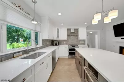 27 Stone Fence Rd, Allendale, NJ 07401 - Photo 5