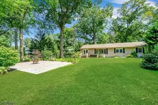 27 Stone Fence Rd, Allendale, NJ 07401 - Photo 35