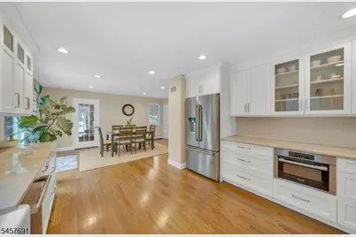 359 Hillview Ter, Franklin Lakes, NJ 07417 - Photo 9