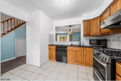 11 Canterbury Cir, Franklin Township, NJ 08873 - Photo 7