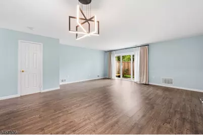 11 Canterbury Cir, Franklin Township, NJ 08873 - Photo 5