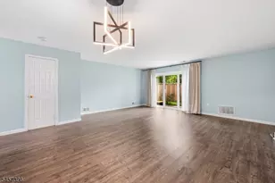 11 Canterbury Cir, Franklin Township, NJ 08873 - Photo 5