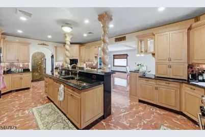 37 Mountainwood Ct, Totowa, NJ 07512 - Photo 13