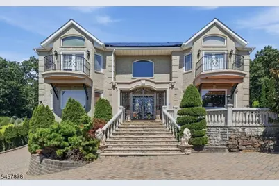37 Mountainwood Ct, Totowa, NJ 07512 - Photo 1