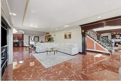 37 Mountainwood Ct, Totowa, NJ 07512 - Photo 9