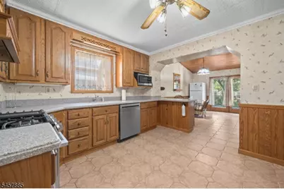 30 Hepburn Rd, Clifton, NJ 07012 - Photo 7