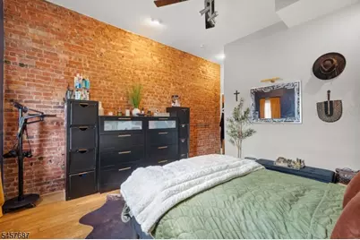 72 Columbia St, Newark, NJ 07102 - Photo 9